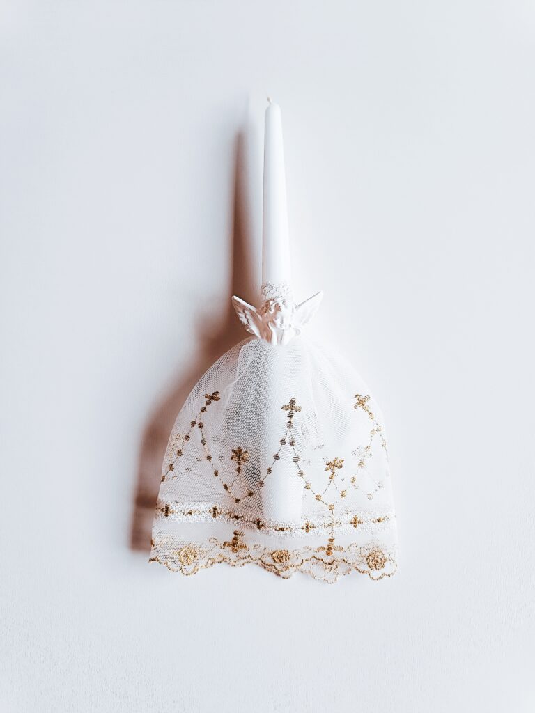 Šis paveikslėlis neturi alt atributo; jo failo pavadinimas yra Krikstynu_komunijos_zvake-1-768x1024.jpg